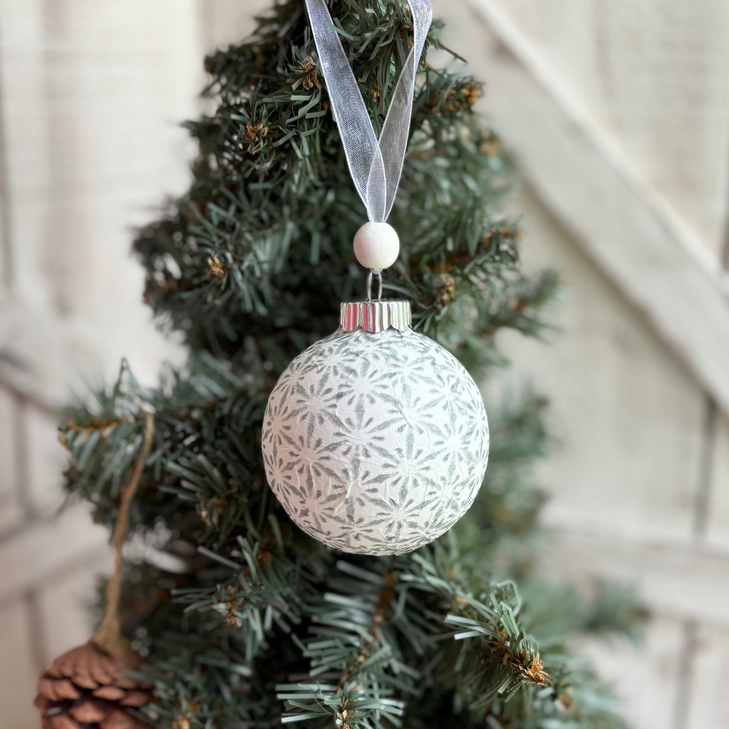 Sage Green Starburst Christmas Ornament Sets